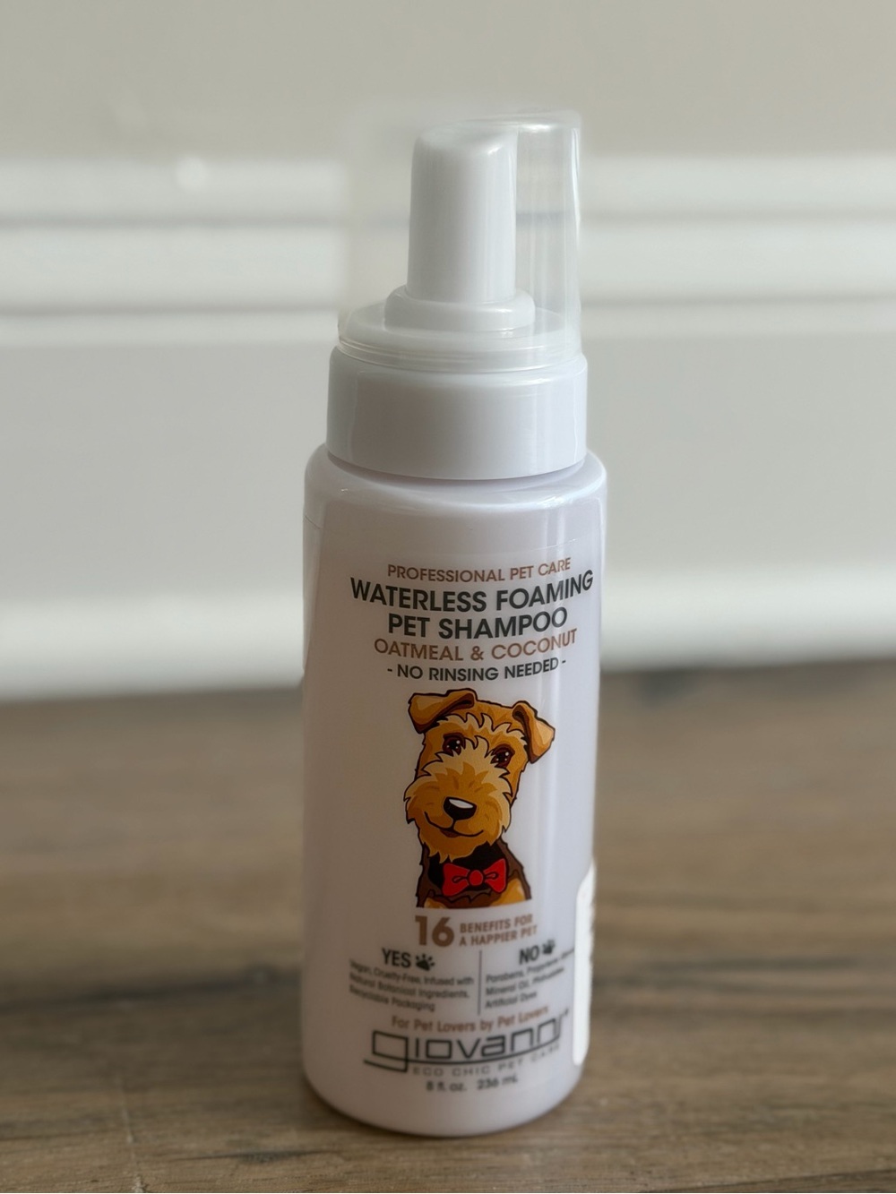 Giovanni Waterless Foaming Pet Shampoo Oatmeal & Coconut, White